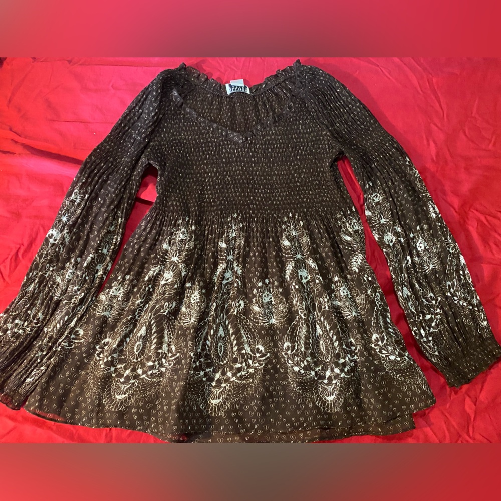 Brown and White Blouse Ribbed Bodice Flowy
Patterned Formal Cute Feminine Modest